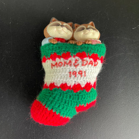 Mom And Dad  ornament collectible - Main Image 3