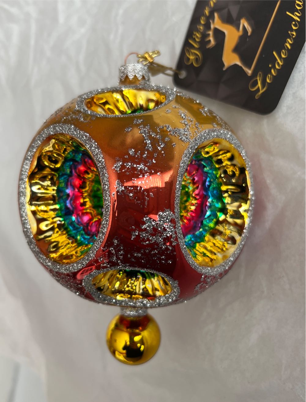 Mooncrater Ombre ornament collectible - Main Image 3