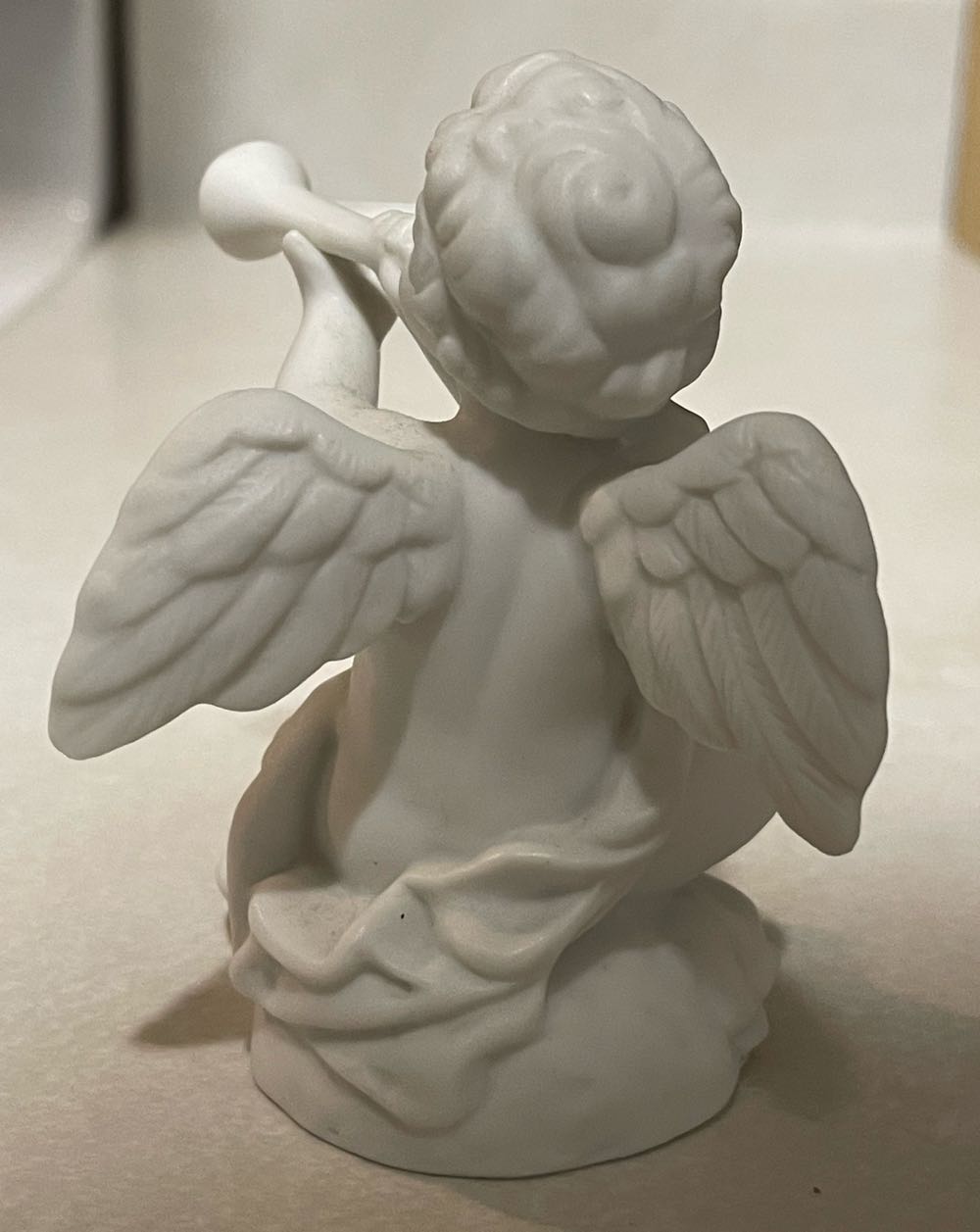 Avon - Nativity Collectibles - 1989 - The Cherub - Angel - Cherub (Nativity) ornament collectible - Main Image 2