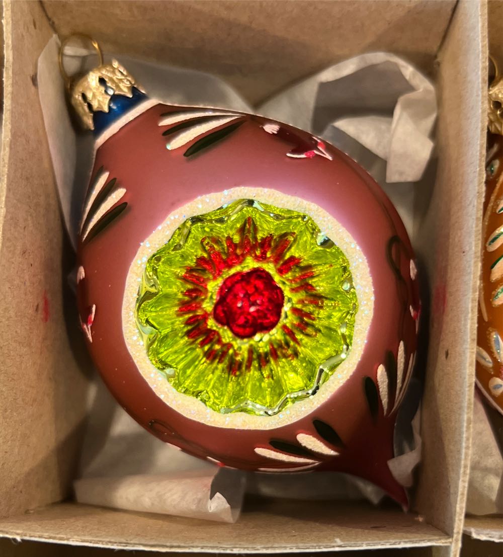 Fantasia Grandma’s Own Vintage (01-FAN-CB)  ornament collectible - Main Image 2