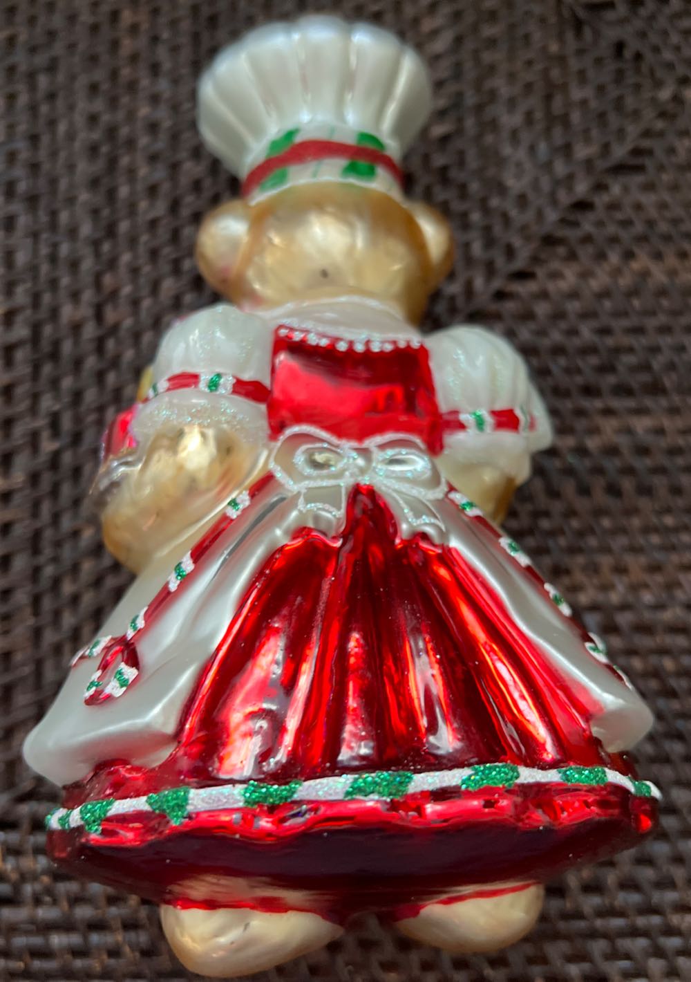 Muffy Great Cake Bake - Muffy VanderBear ornament collectible [Barcode 645001514127] - Main Image 2