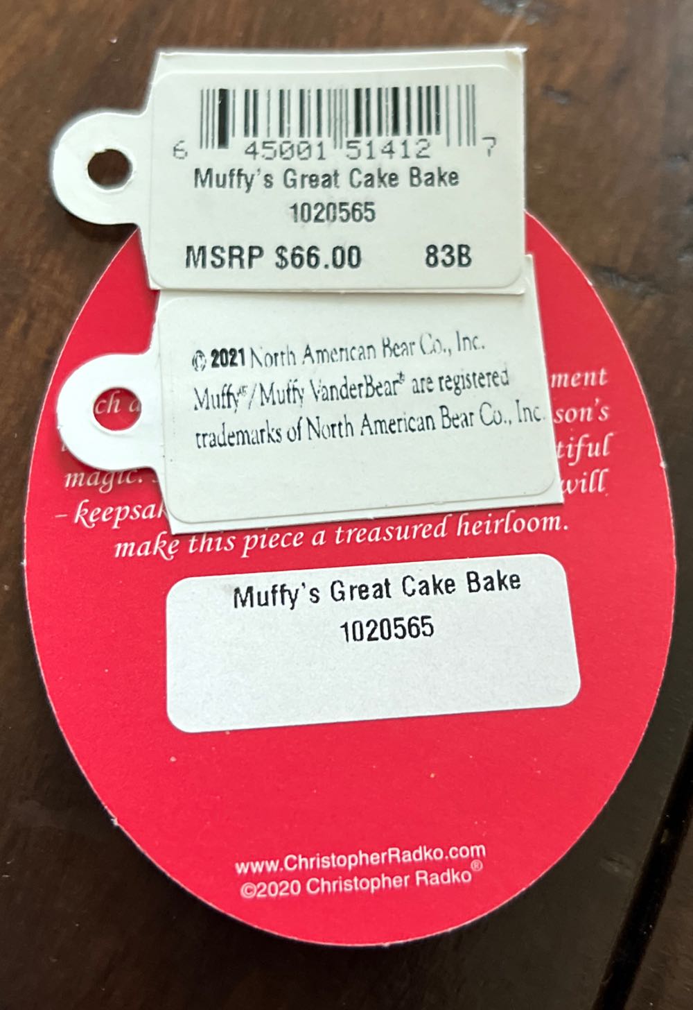 Muffy Great Cake Bake - Muffy VanderBear ornament collectible [Barcode 645001514127] - Main Image 3