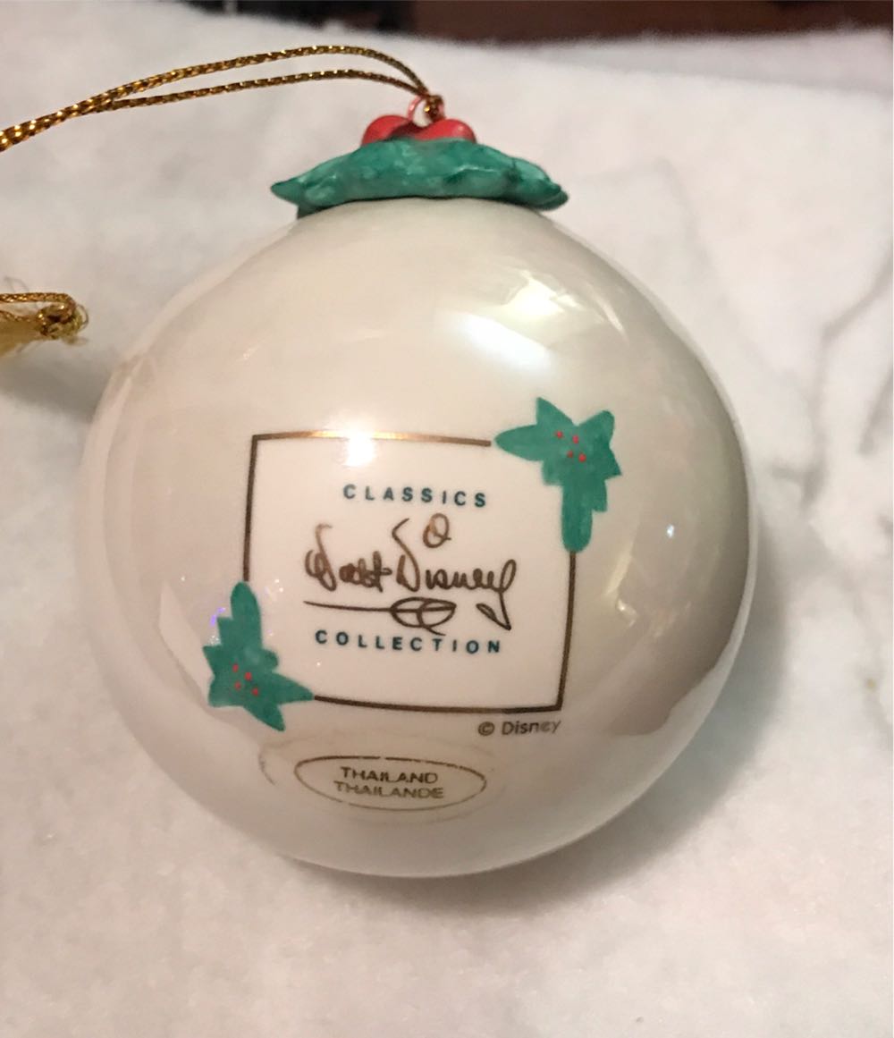 Lady & The Tramp (Under Christmas Tree) - Walt Disney Classics Collection (Disney’s Lady And The Tramp) ornament collectible [Barcode 761880461069] - Main Image 2