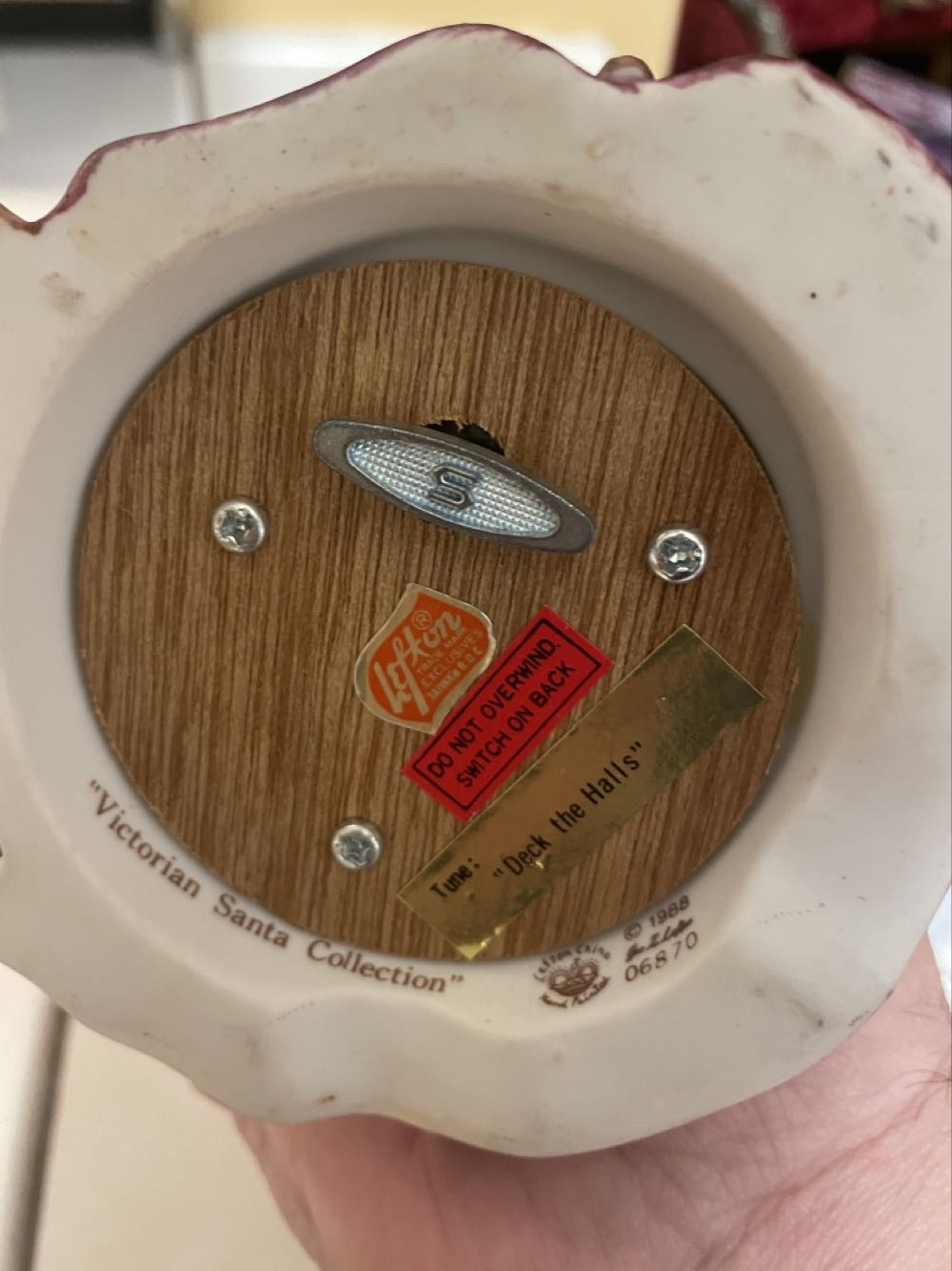 Lefton - Victorian Santa - Maroon Coat - Music Box - Plays “Deck The Halls” - #6870 - Santa (Music Box) ornament collectible - Main Image 3