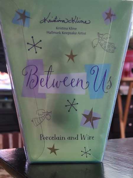 Between Us  ornament collectible [Barcode 015012706321] - Main Image 2