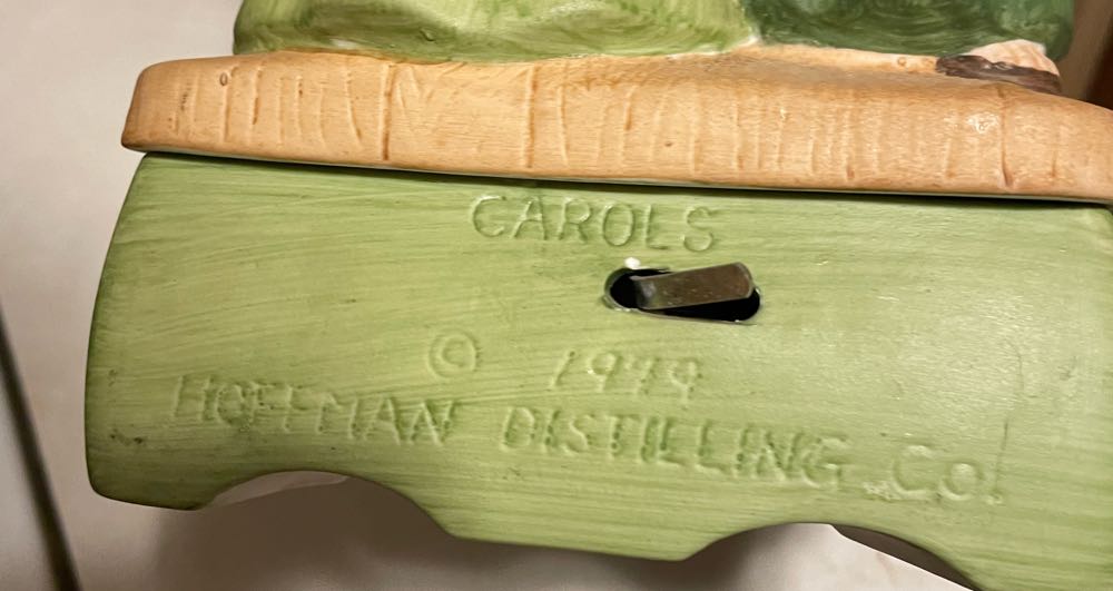 Hoffman Originals - Decanter - Mr. Lucky - Carols - Mr. Lucky (Decanter) ornament collectible - Main Image 3