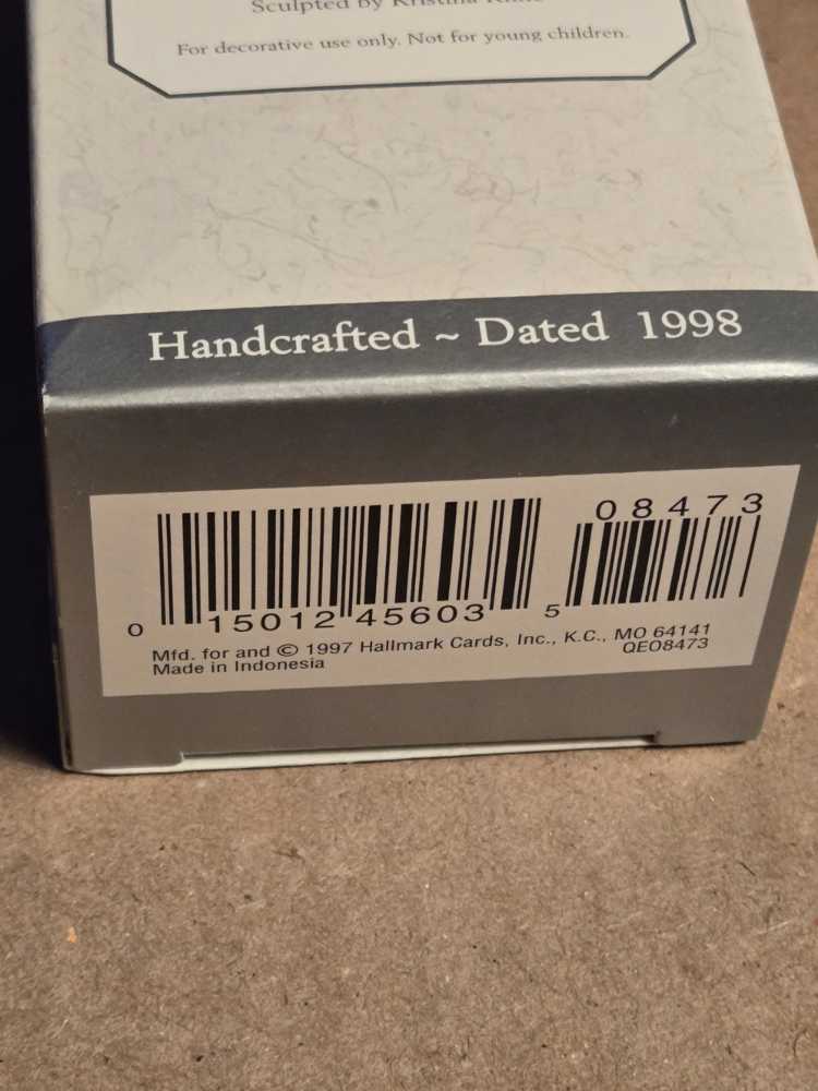 Sweet Birthday - World of Wishes ornament collectible [Barcode 015012456035] - Main Image 3