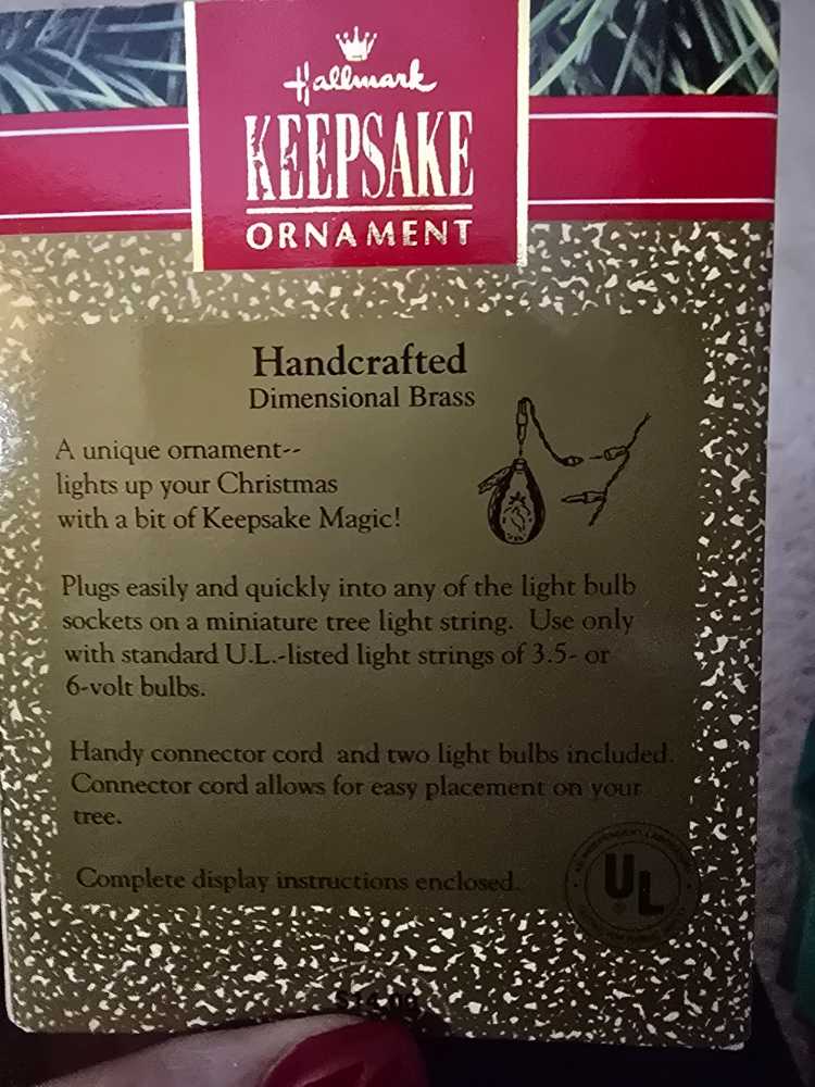 Partridges In A Pear - Keepsake Magic Light ornament collectible [Barcode 070000027529] - Main Image 2