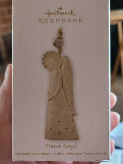 Prayer Angel  ornament collectible [Barcode 795902306878] - Main Image 2