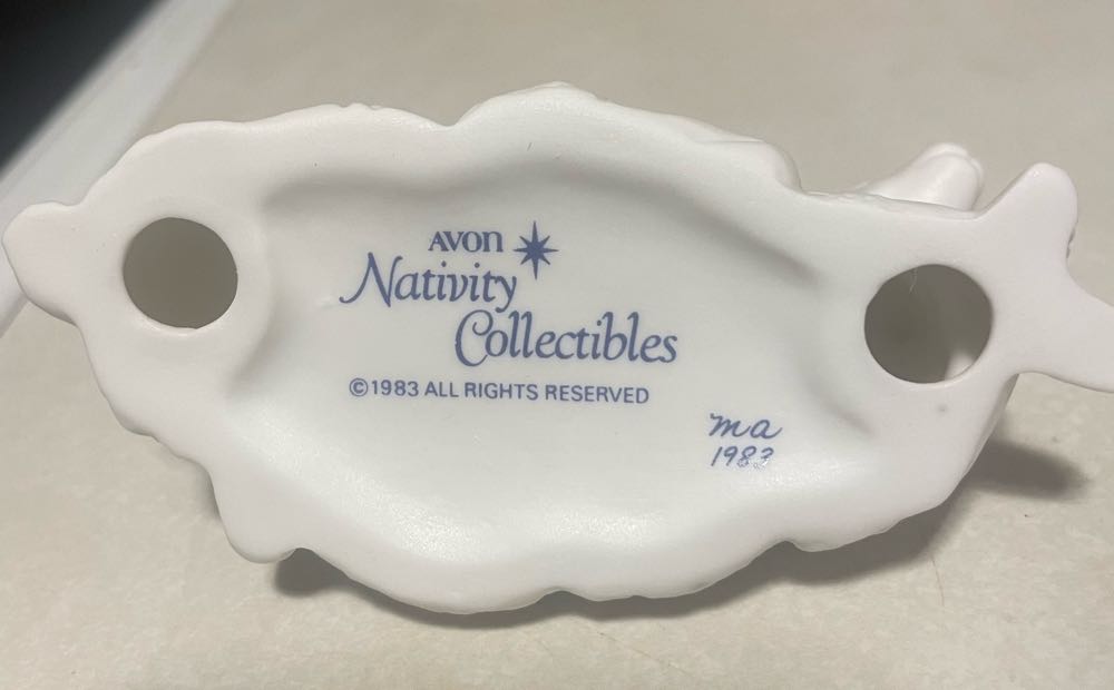 Avon - Nativity Collectibles - 1983 - Animal - The Sheep - Animals (Nativity) ornament collectible - Main Image 3