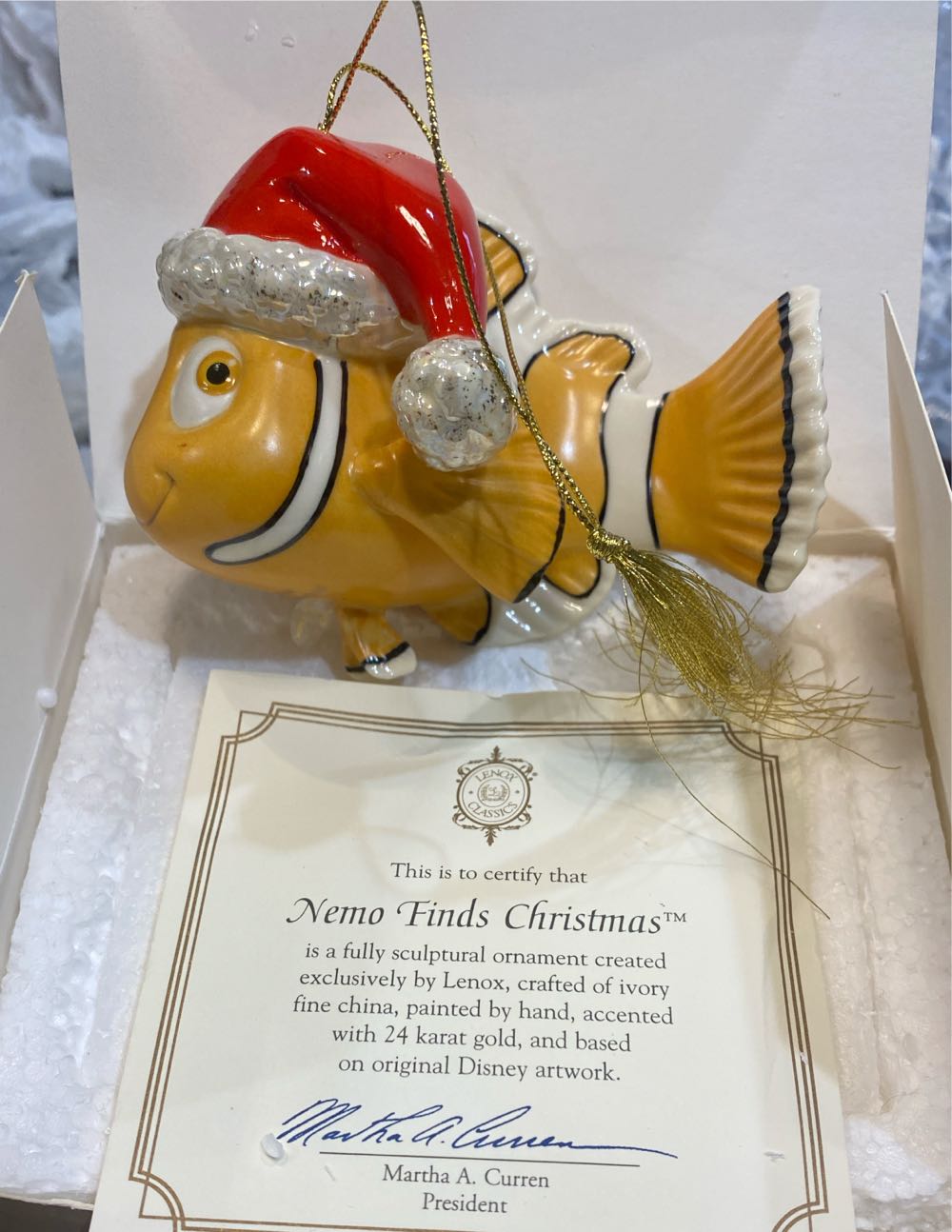 Lenox Nemo Finds Christmas Disney Pixar Showcase Collection Nib - Nemo (Disney) ornament collectible [Barcode 091709531193] - Main Image 2
