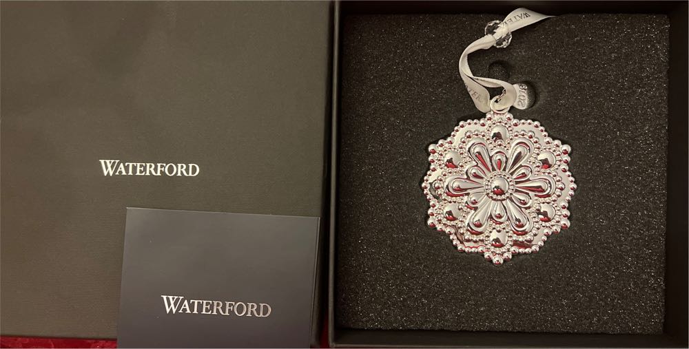 Waterford 2019 Silver Snowflake Christmas Ornament  ornament collectible [Barcode 701587415620] - Main Image 4