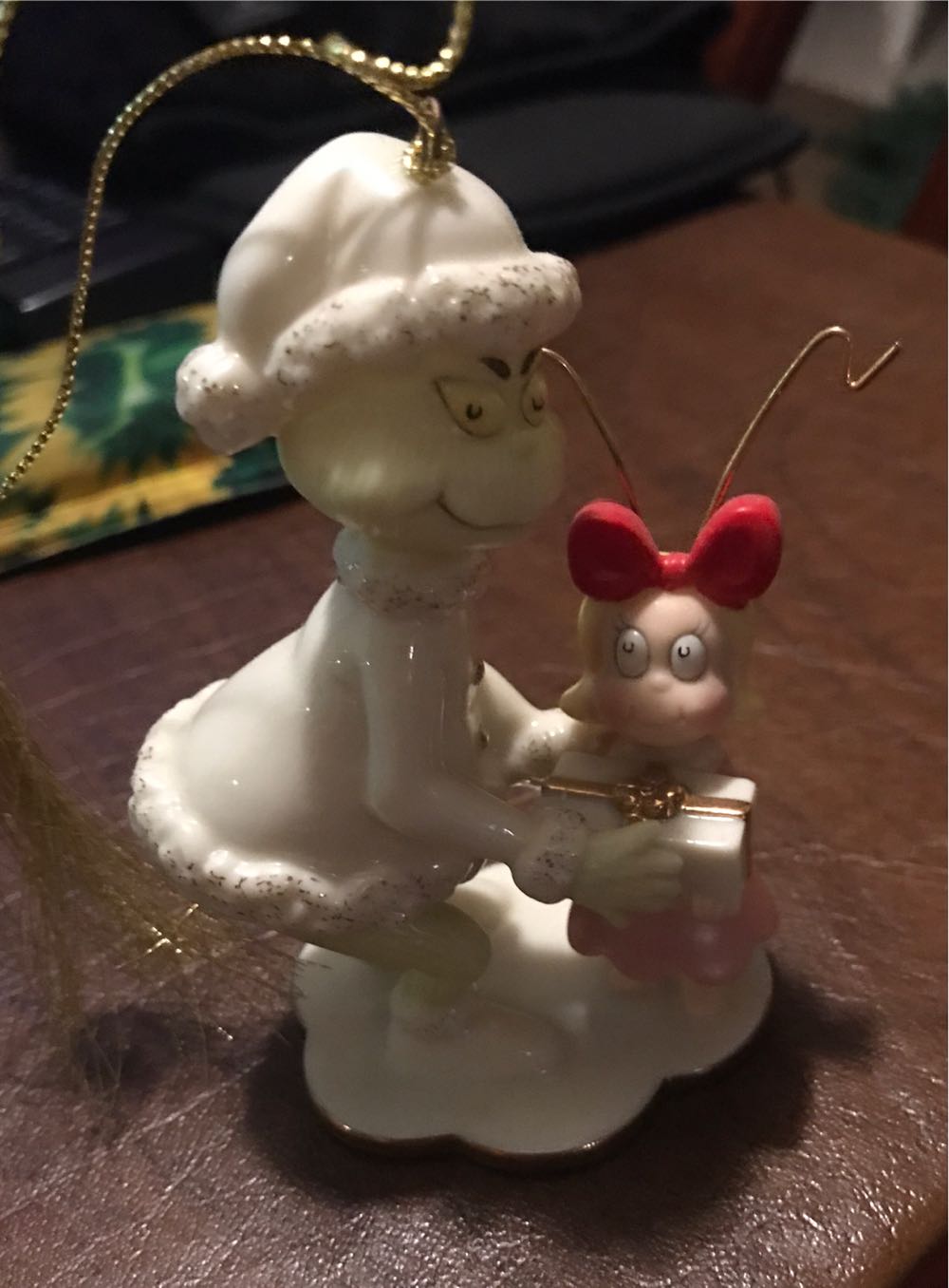 Cindy Lou And The Grinch Too - The Grinch (Dr. Seuss) ornament collectible [Barcode 882864021502] - Main Image 2