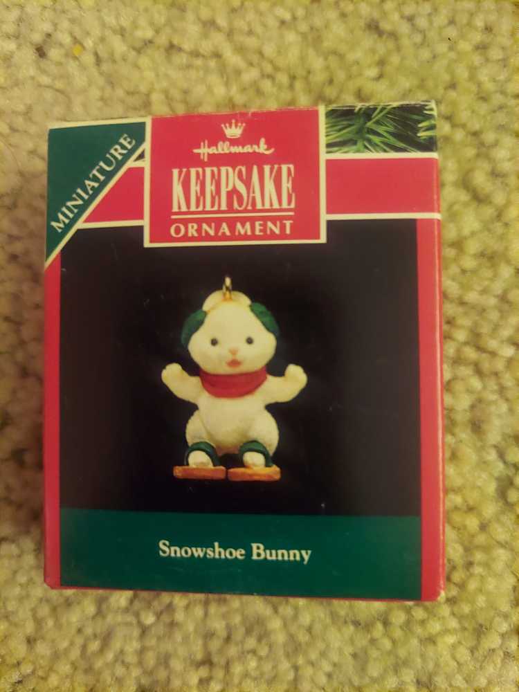 Yellow, blue, green Pointed Ball