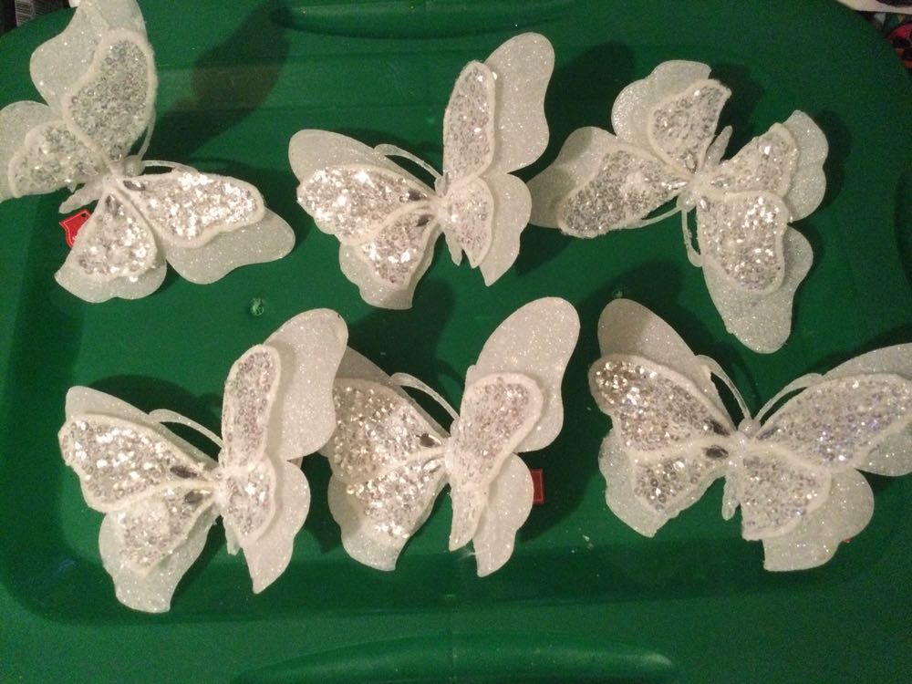 Hallmark Keepsake. Studio Edition. Christmas. 1998. Christmas Eve Preparations. 25th Anniversary Edition. Signed By Ed Seale. Designed By Keepsake Ornaments Studio Artists.