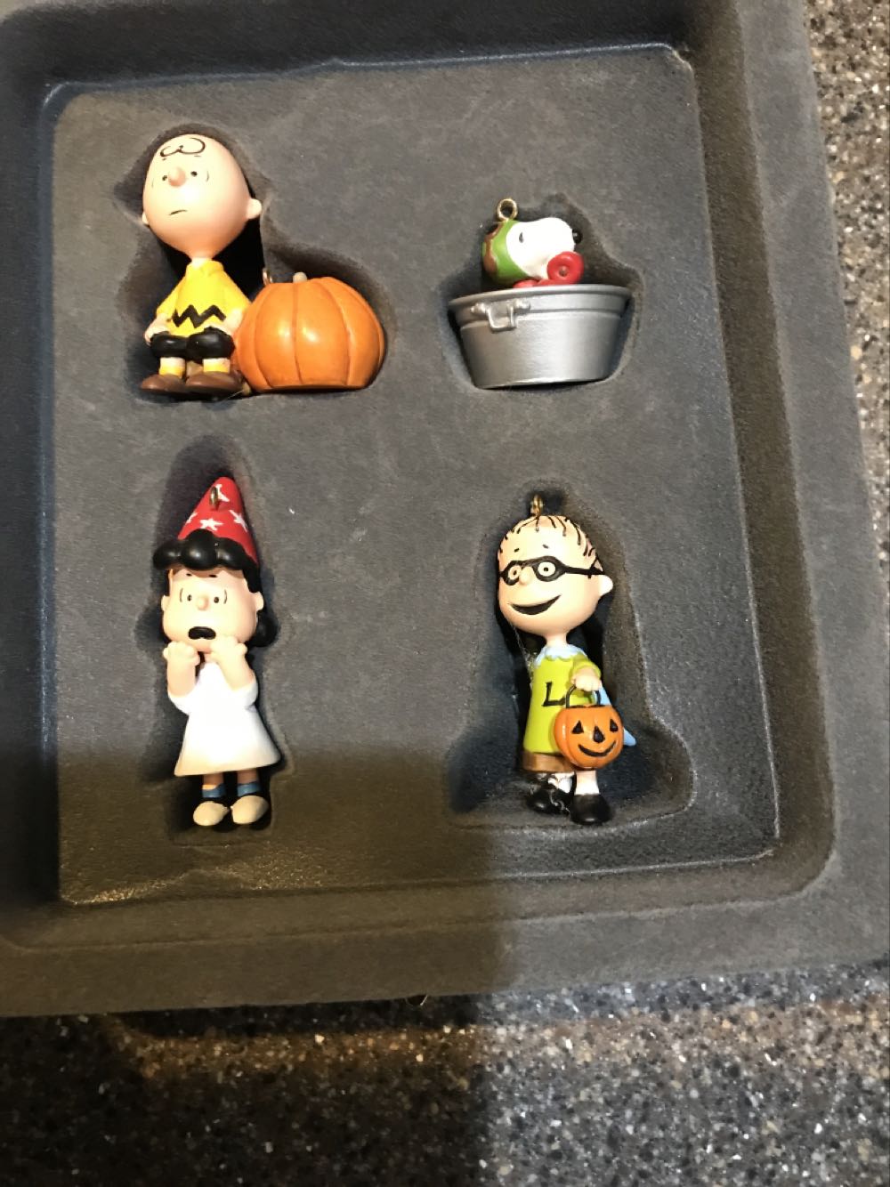 Hallmark - Halloween - 2008 - The Peanuts Gang - It’s The Great Pumpkin - Charlie Brown - Peanuts (Halloween) ornament collectible - Main Image 3