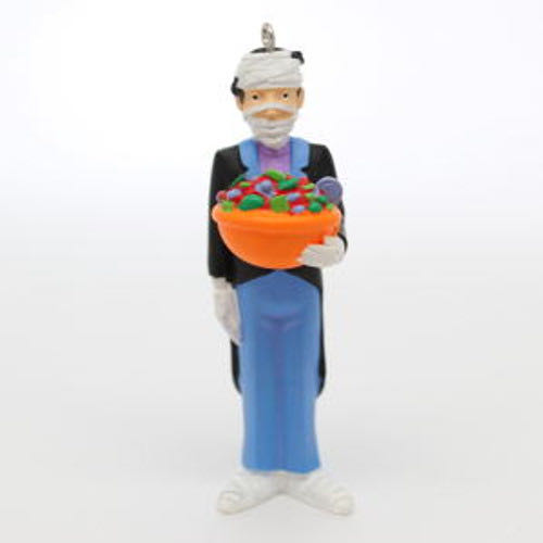 Bateson, The Butler - The Mansion on Ravenwood Lane (Halloween) ornament collectible - Main Image 1