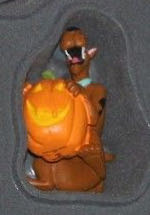 Hallmark - Halloween - Zoinks, It’s A Ghost - 2008 - Scooby Doo - Zoinks, Its A Ghost (Collection) ornament collectible - Main Image 1