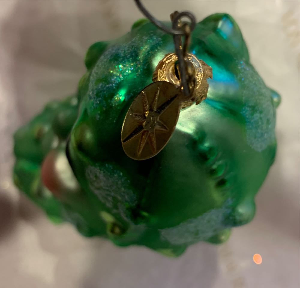 Pickle Puss  (food) ornament collectible - Main Image 3