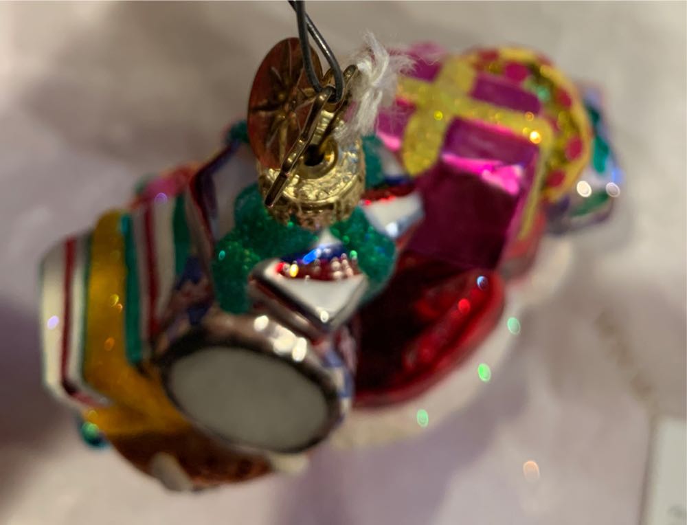 Gift Of Giving  ornament collectible [Barcode 645001221162] - Main Image 3