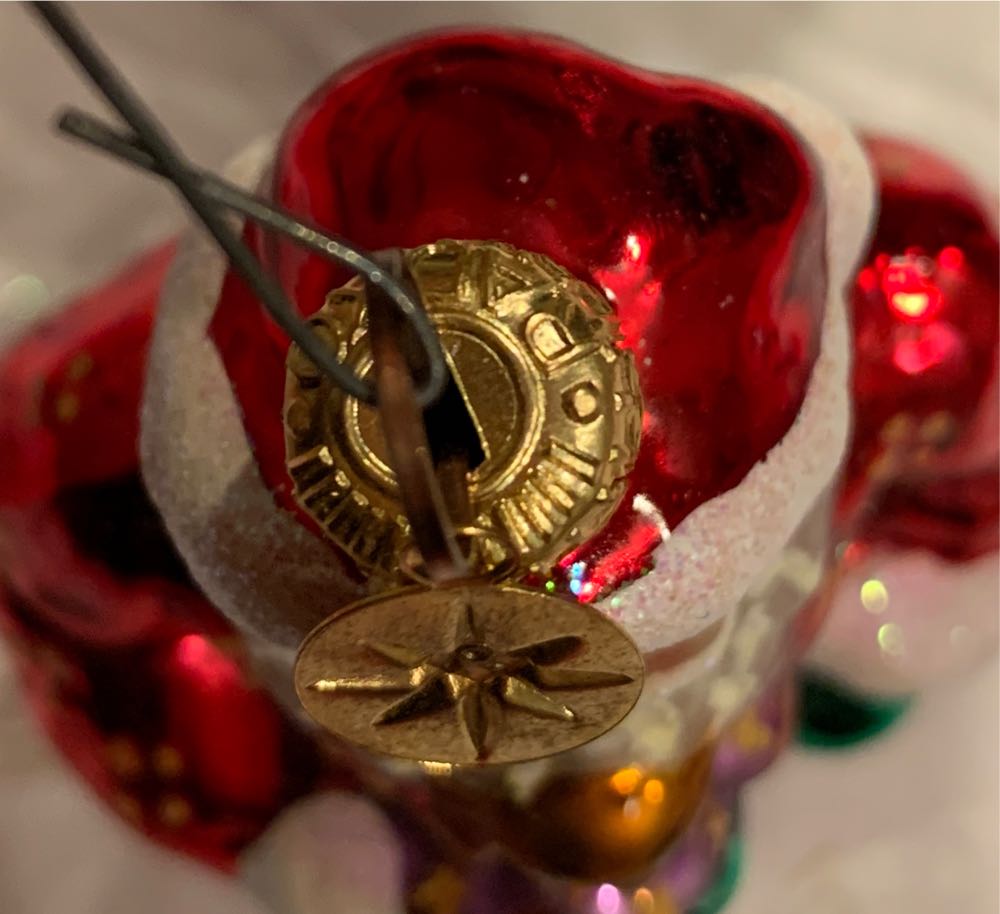 Victorian Santa  (Santa) ornament collectible - Main Image 3