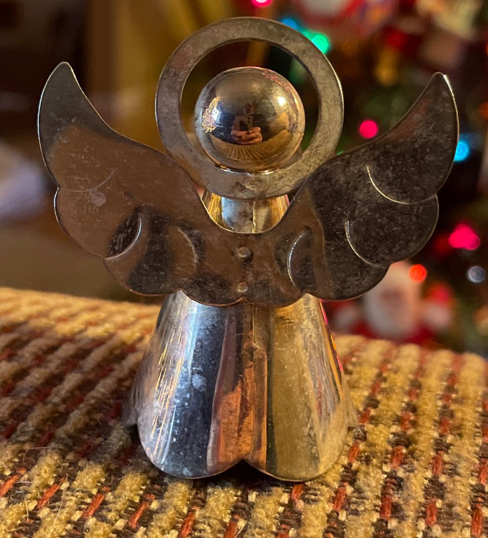 Regal Quality - Silver - Angel - Singing - Angel (Figurine) ornament collectible - Main Image 2