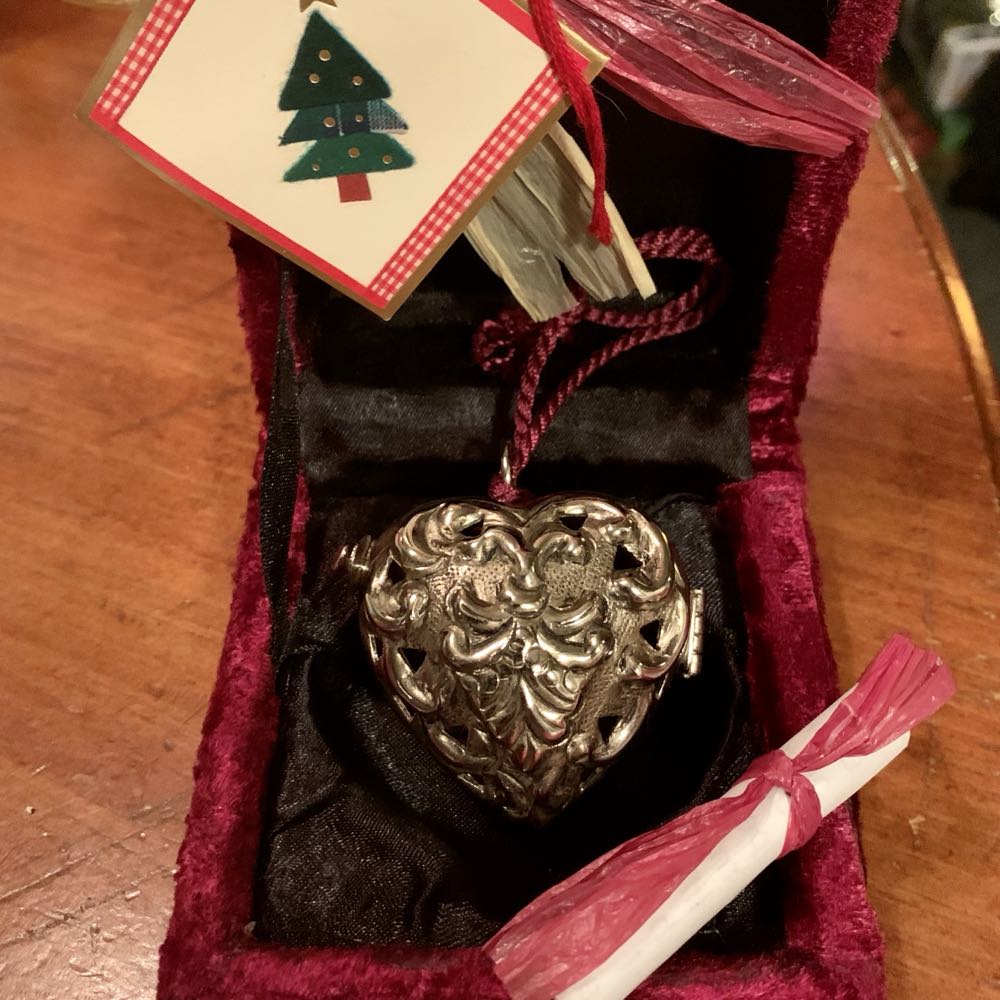 SILVER HEART with Case  ornament collectible - Main Image 1