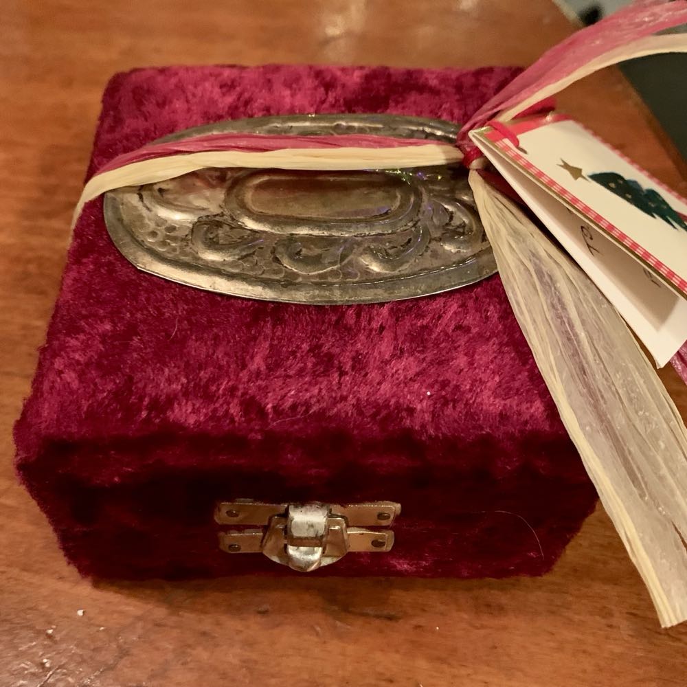 SILVER HEART with Case  ornament collectible - Main Image 2