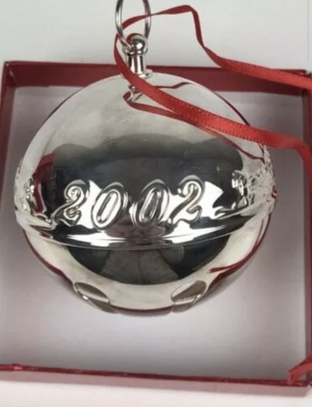 Wallace 2002 Annual Sleighbell - Sleigh Bell ornament collectible [Barcode 730936053787] - Main Image 3