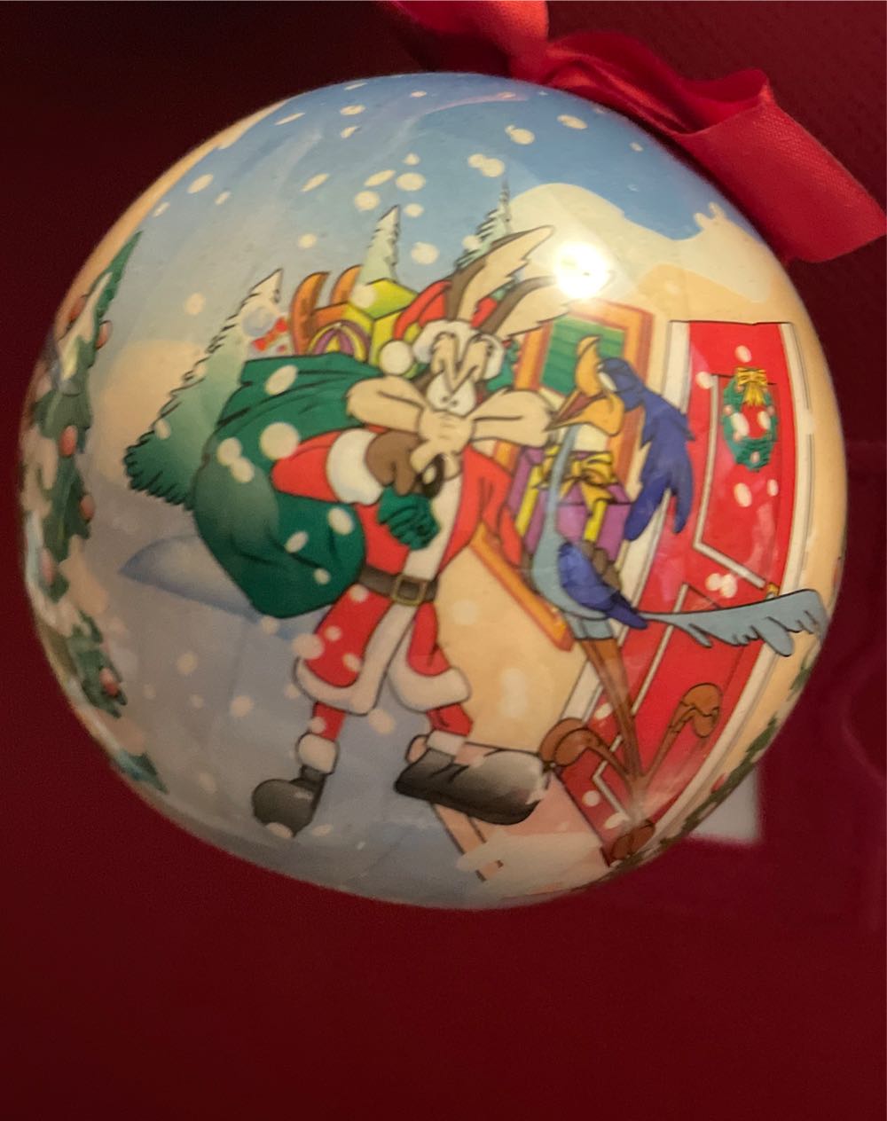 Road Runner And Wile E. Coyote Ball  ornament collectible - Main Image 1