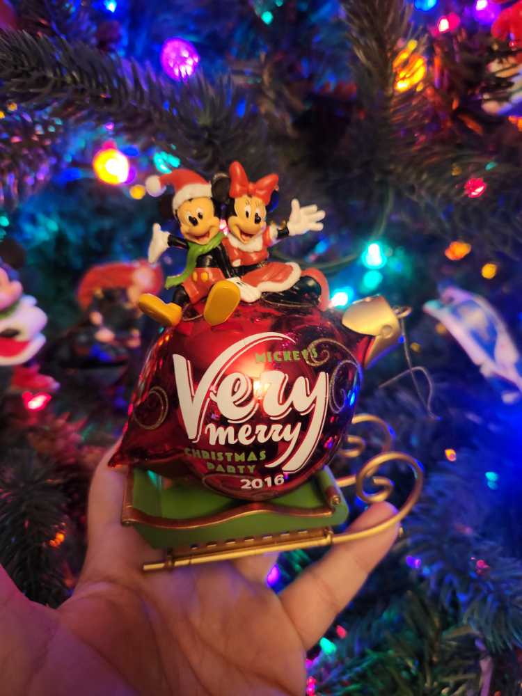 Lenox Mickey With Snowball Ornament 893060