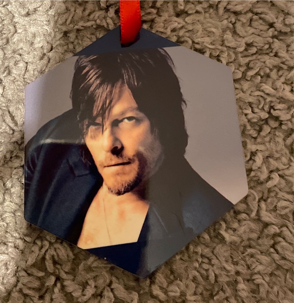 TWD- The Walking Dead  ornament collectible - Main Image 2