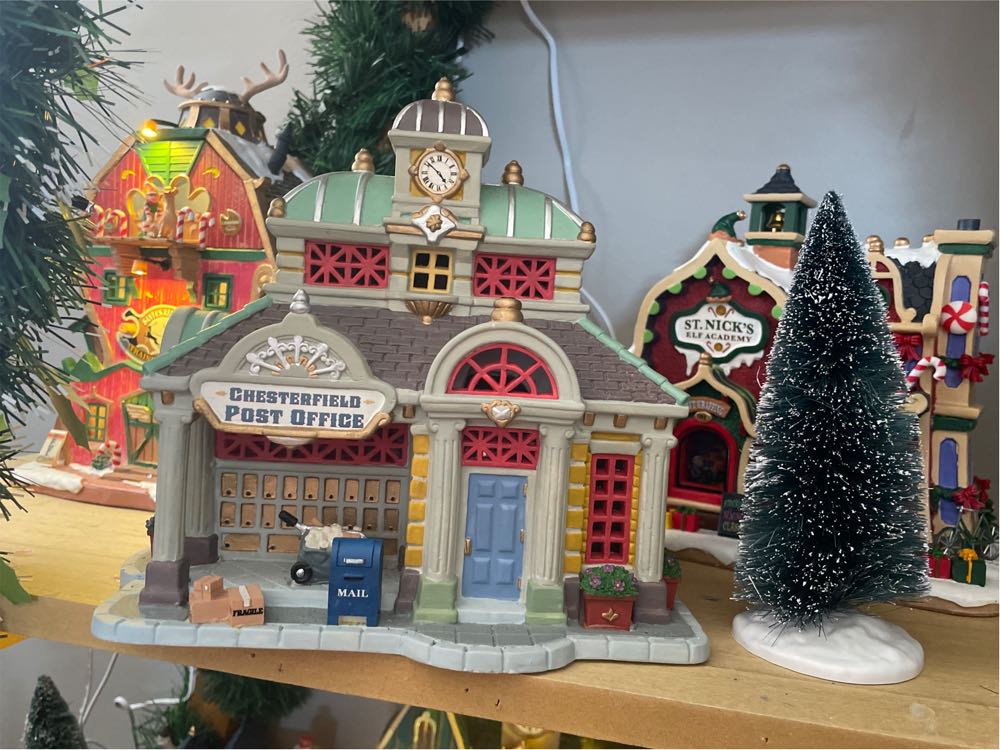 Chesterfield Post Office- Lemax  ornament collectible - Main Image 2