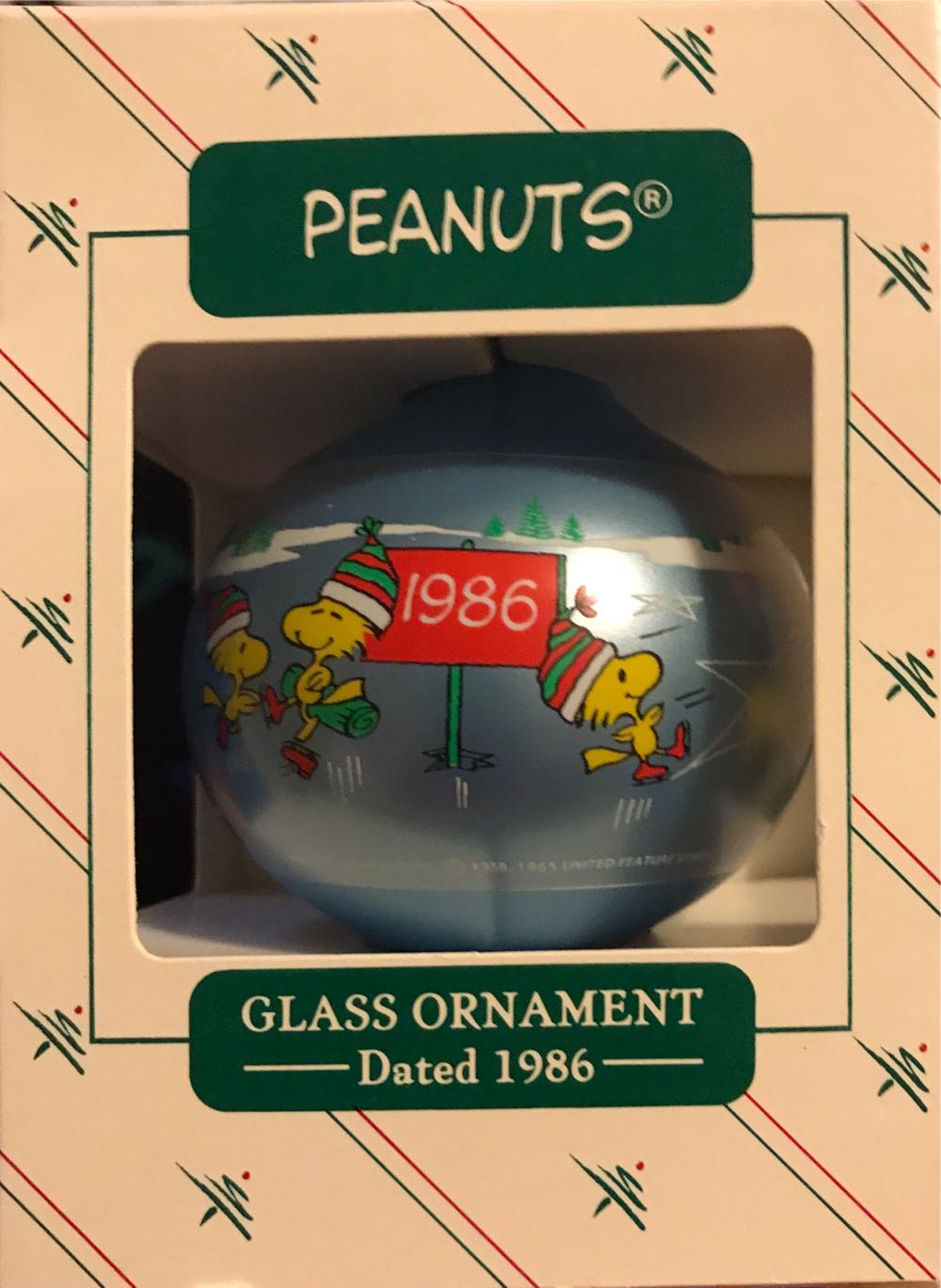 Peanuts (Glass Ball)  ornament collectible - Main Image 2