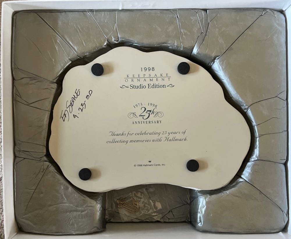 Hallmark Keepsake. Studio Edition. Christmas. 1998. Christmas Eve Preparations. 25th Anniversary Edition. Signed By Ed Seale. Designed By Keepsake Ornaments Studio Artists. - 25th Anniversary Studio Edition (Christmas Eve Preparations) ornament collectible - Main Image 3
