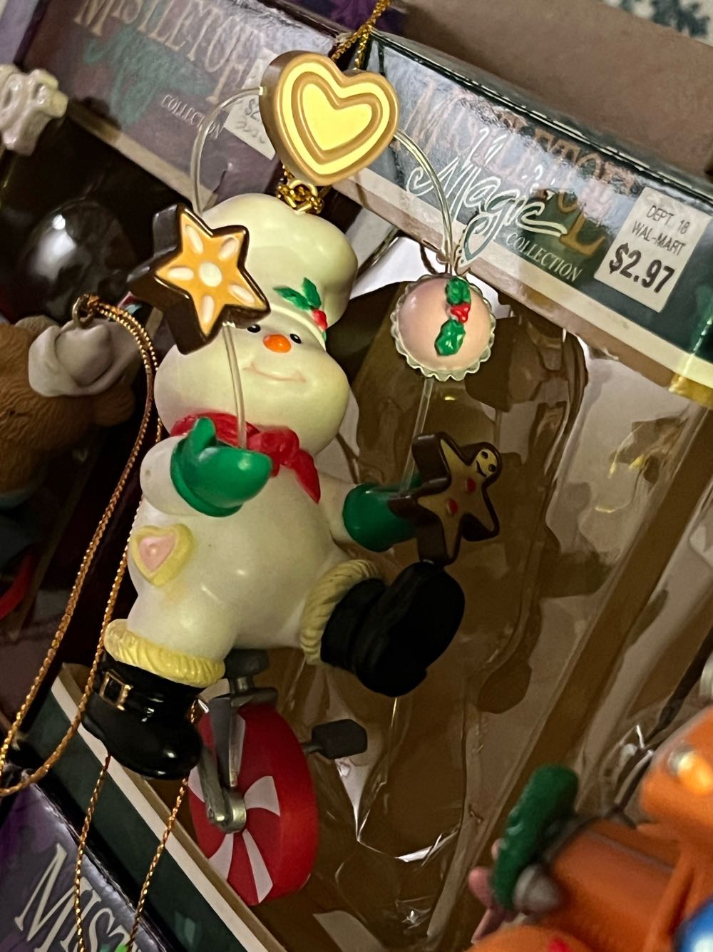 Universal- Alpine Village - Green & Red House - Merry Christmas Banner