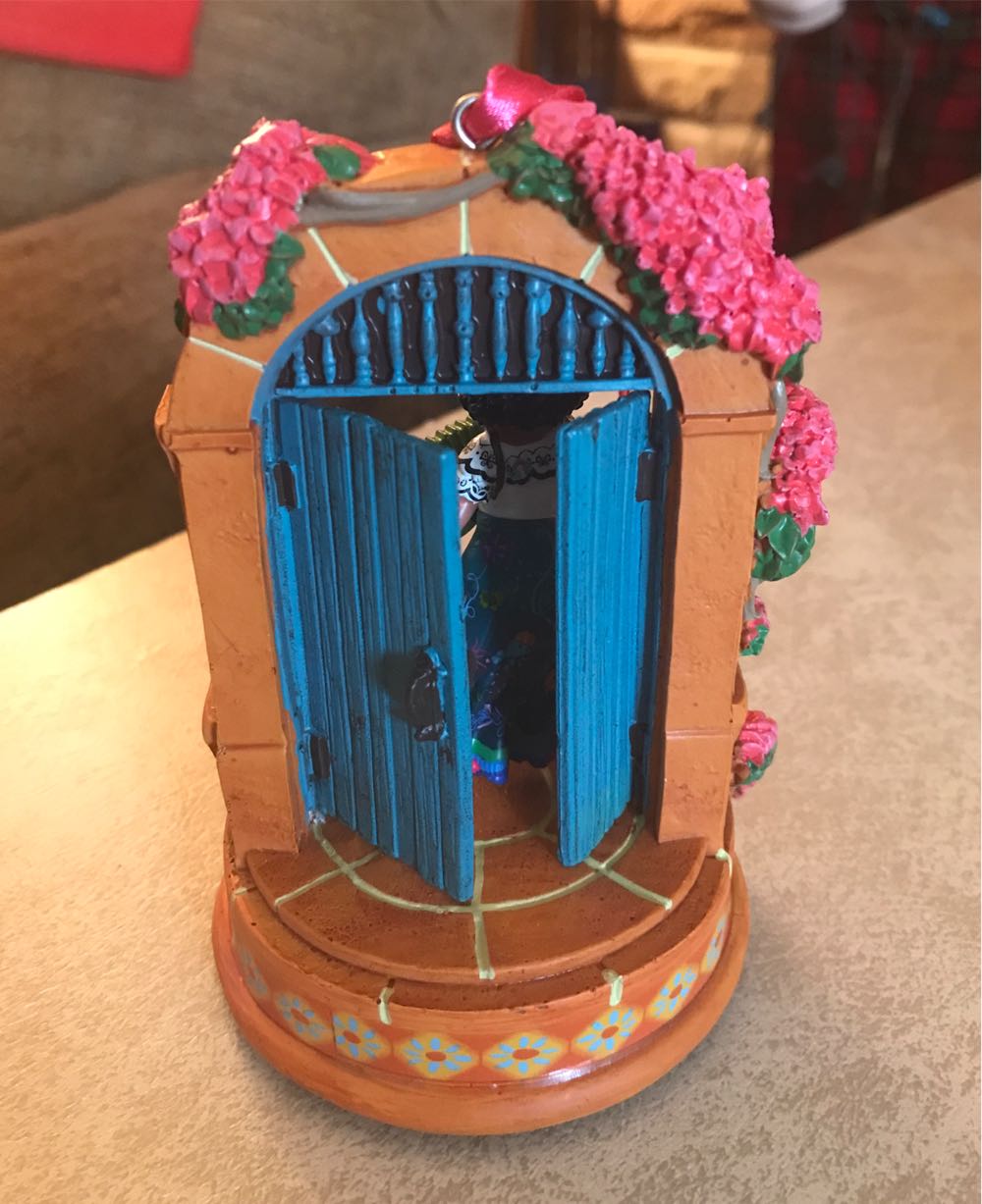 Encanto Mirabel Sketchbook - Encanto ornament collectible - Main Image 2