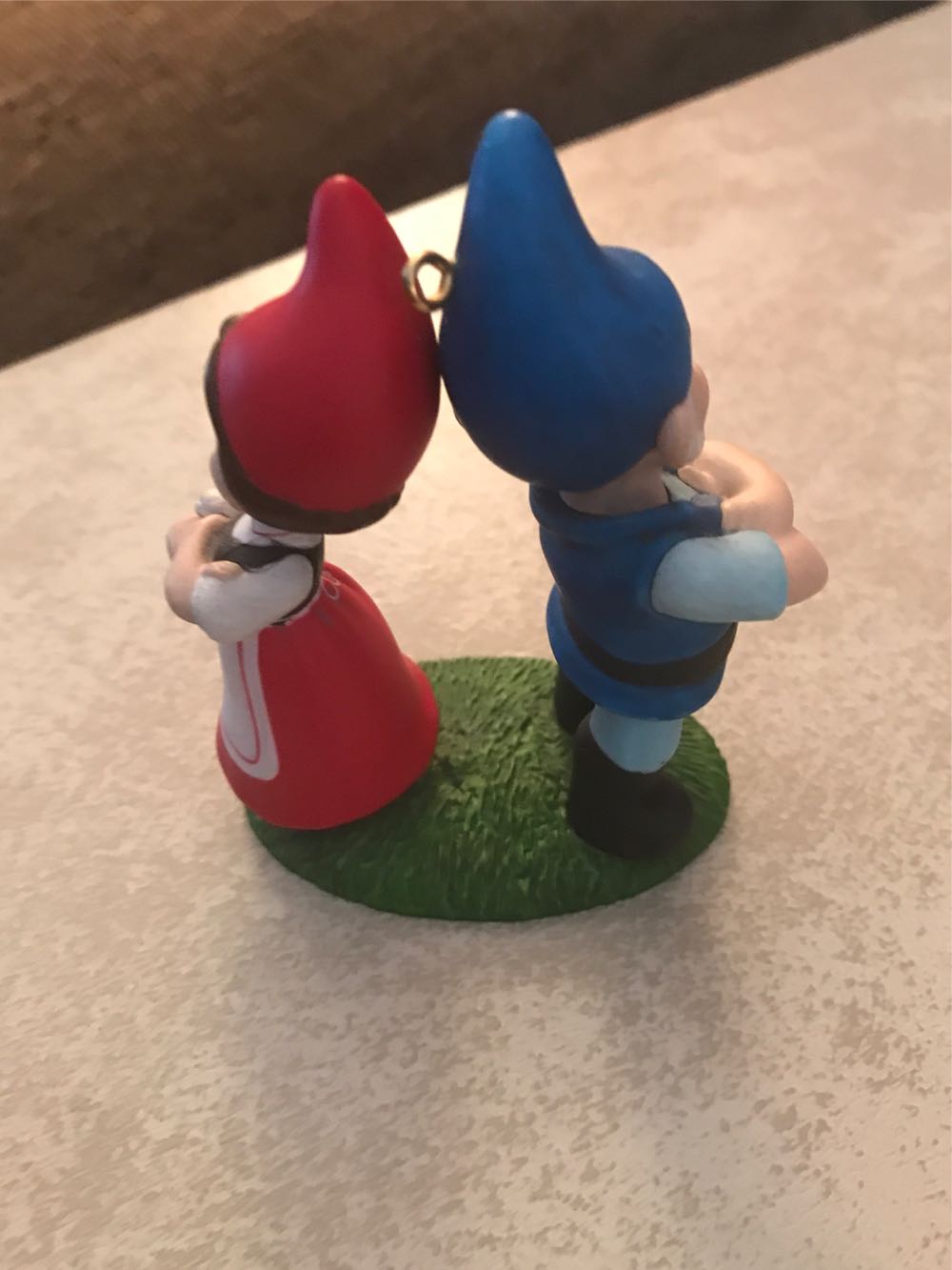 Disney Gnomeo & Juliet Love On The Lawn - Gnomeo and Juliet ornament collectible - Main Image 2