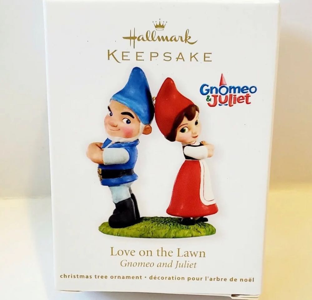 Disney Gnomeo & Juliet Love On The Lawn - Gnomeo and Juliet ornament collectible - Main Image 3