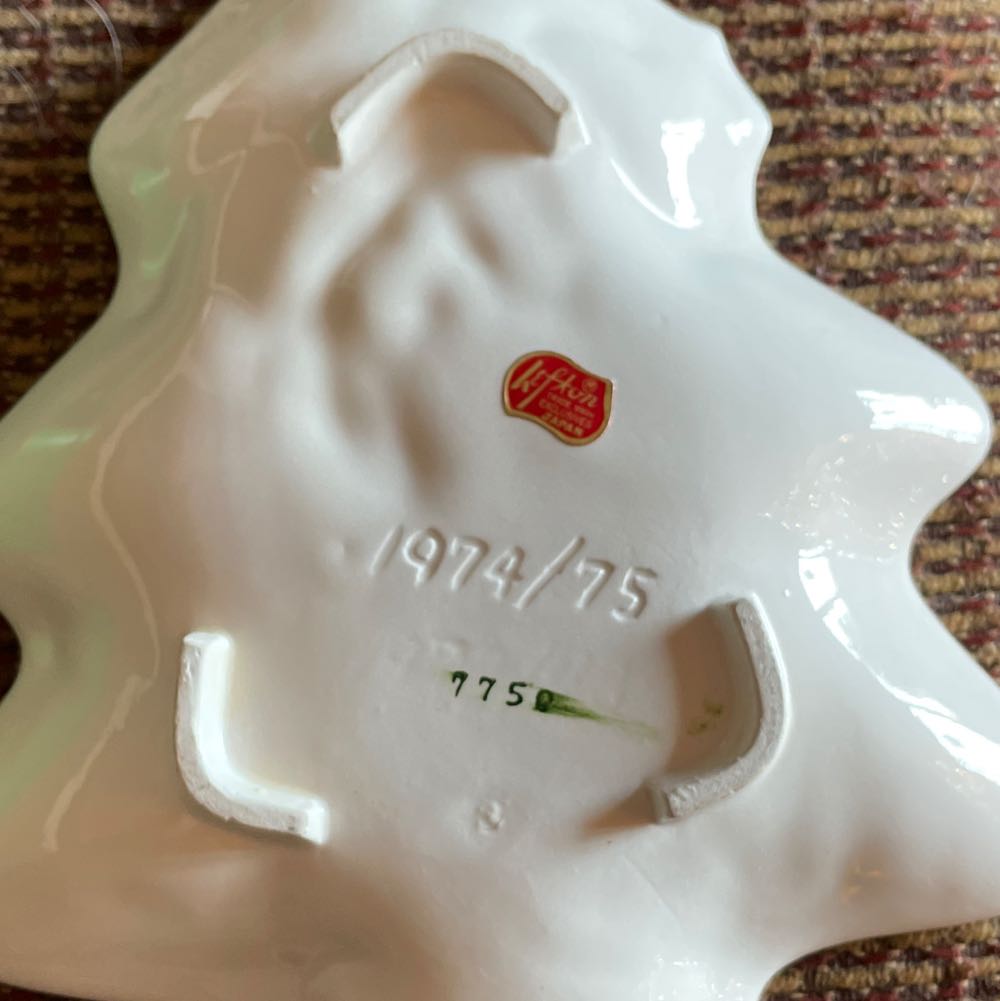 Lefton - White - Holly Berry - Christmas Tree - Plate - 7750  ornament collectible - Main Image 2