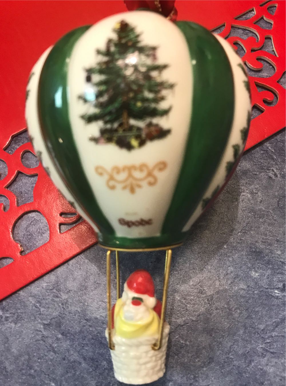 Spode Hot Air Baloon Santa  ornament collectible - Main Image 2