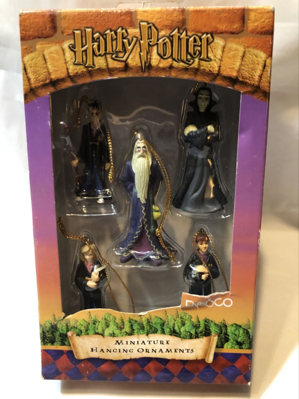 Flowering Festivity Santa With Wreath 4053834