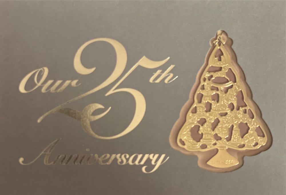 Peanuts Snoopy & Woodstock On Lighted Doghouse