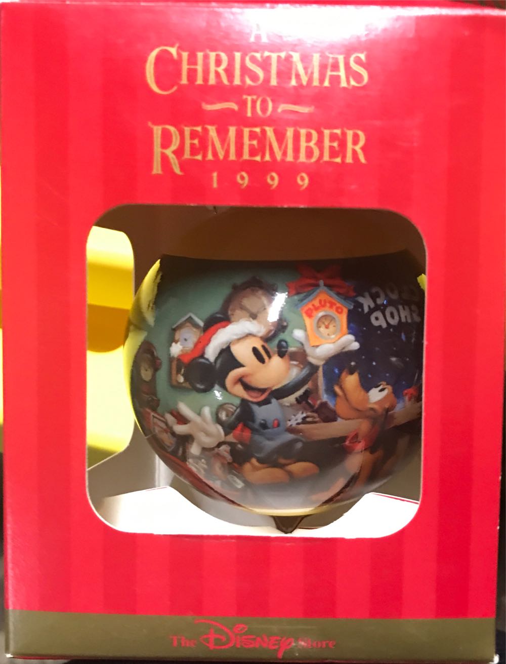 2021 Snowman Holding Presents