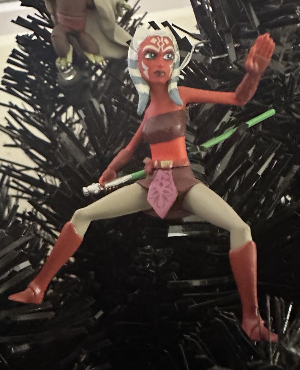 Anakin Skywalker and Ahsoka Tano - Star Wars (Hallmark Keepsake) ornament collectible [Barcode 795902096342] - Main Image 4