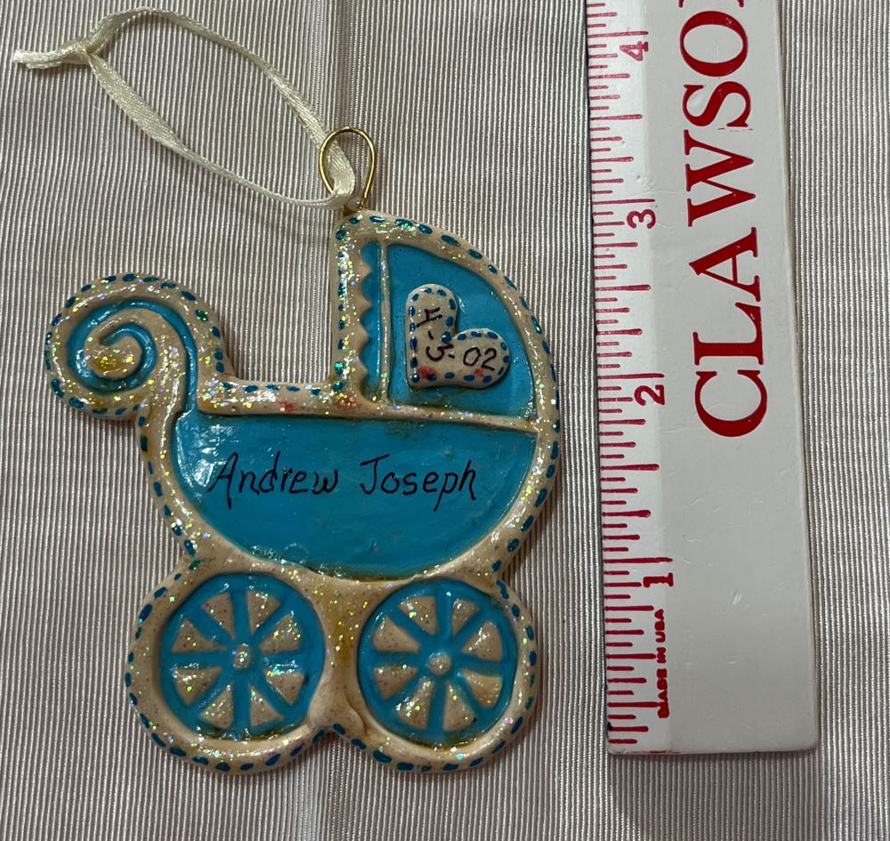 I Love Lucy - Lucy Gets Into Pictures