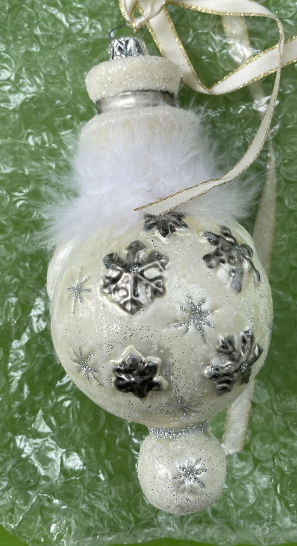 SBK Gifts Holiday - Snowflake Santa - Santa ornament collectible - Main Image 2
