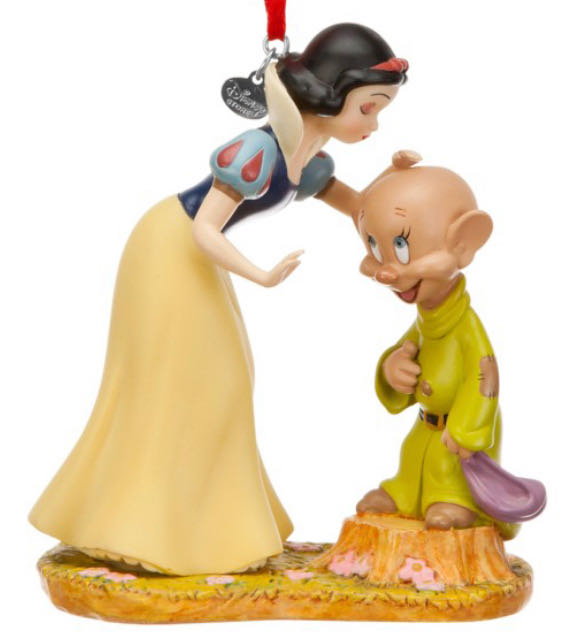 Snow White Kissing Dopey - Disney (Snow White & The Seven Dwarfs) ornament collectible - Main Image 1
