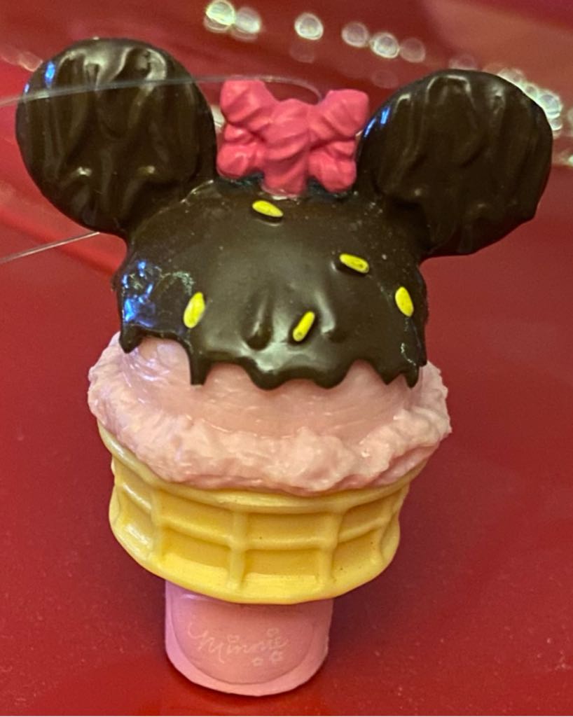 Peanuts Love Makes All The Difference Figurine