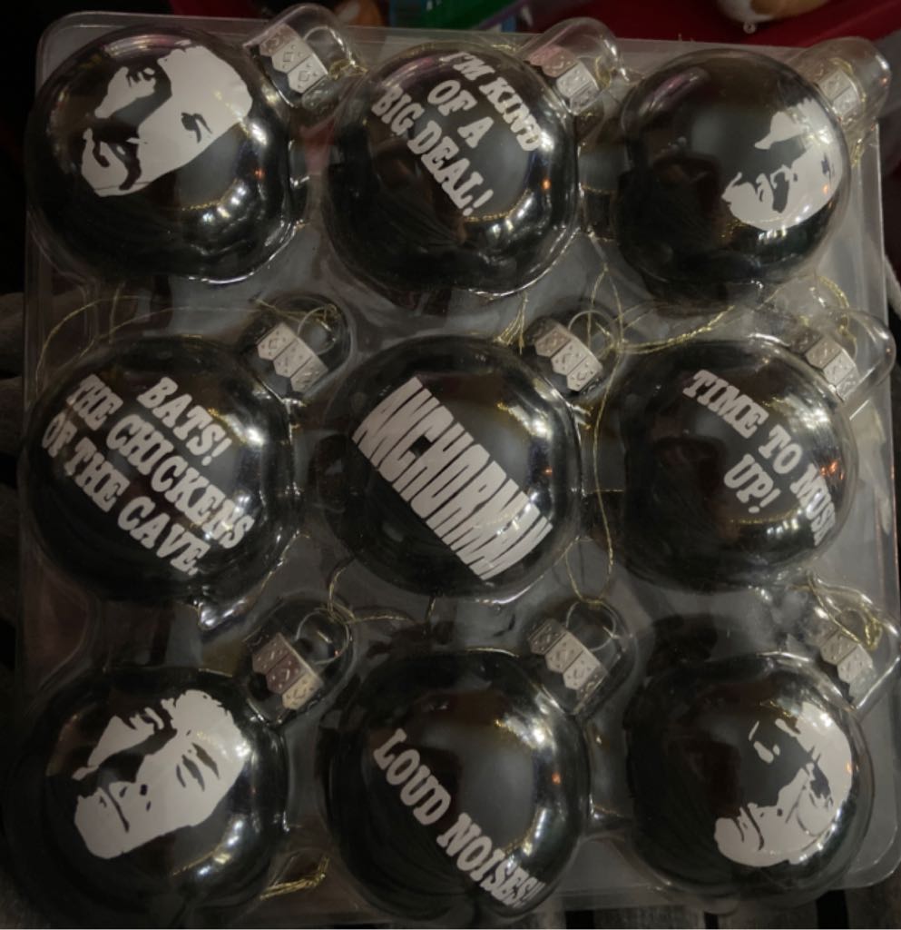 Hallmark Keepsake. Studio Edition. Christmas. 1998. Christmas Eve Preparations. 25th Anniversary Edition. Signed By Ed Seale. Designed By Keepsake Ornaments Studio Artists.